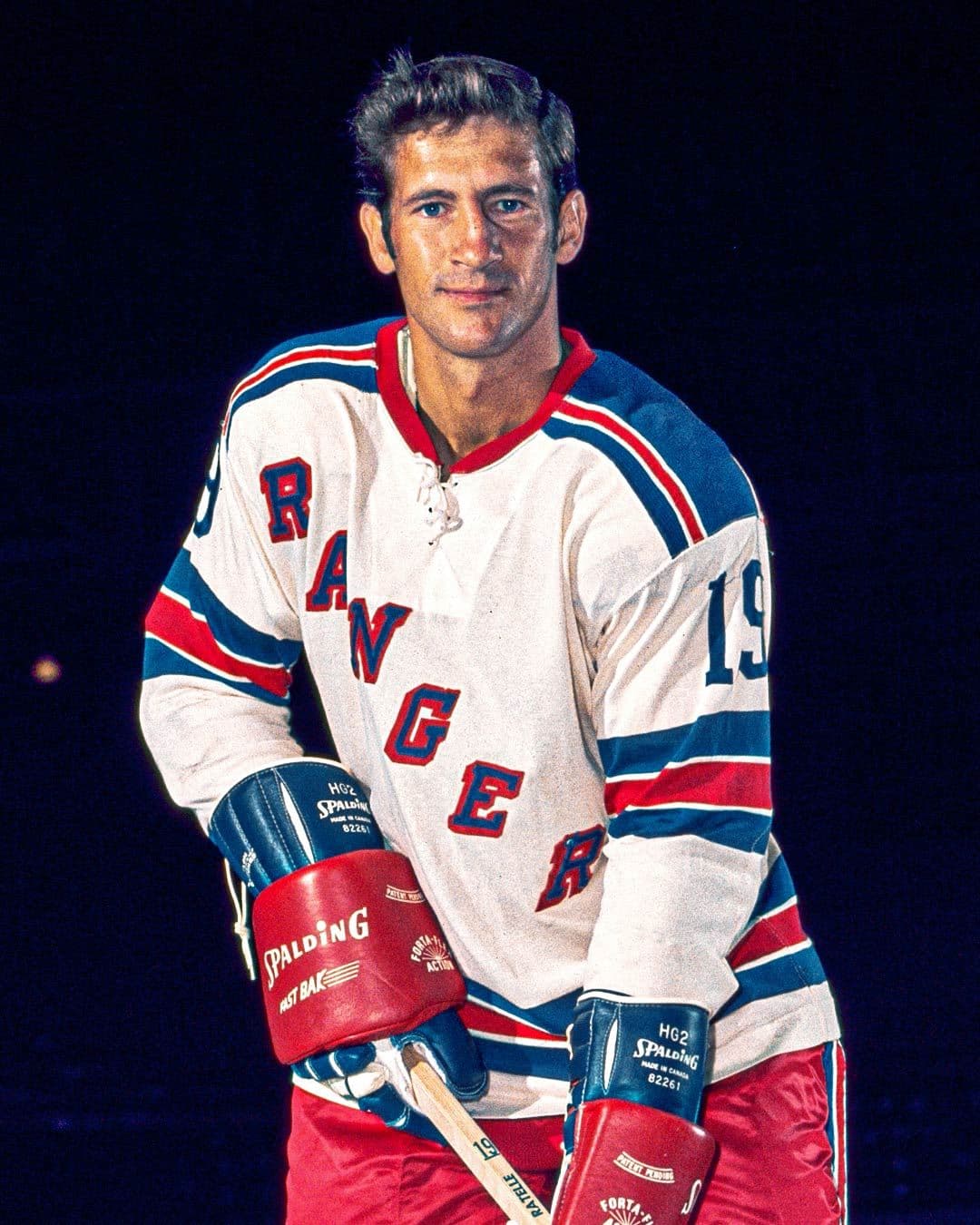 Jean Ratelle, Winner of the 1971-1972 Lester B. Pearson Award Trophy