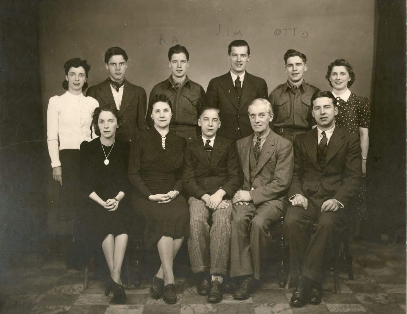 Ted Lindsay and his family.