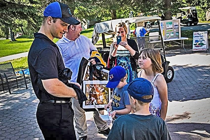 Duchene & Hodgson Lend A Helping Hand At Home